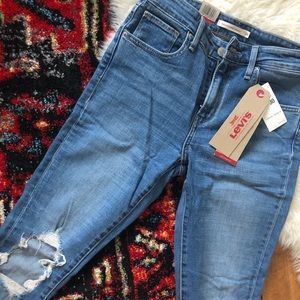 Levi’s 721 High Rise Skinnies- 25/26 (Tags On)
